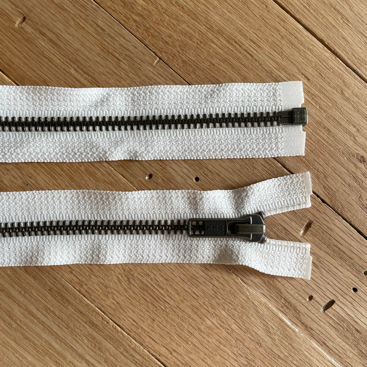 Separating Jacket Zippers – EWE fine fiber goods