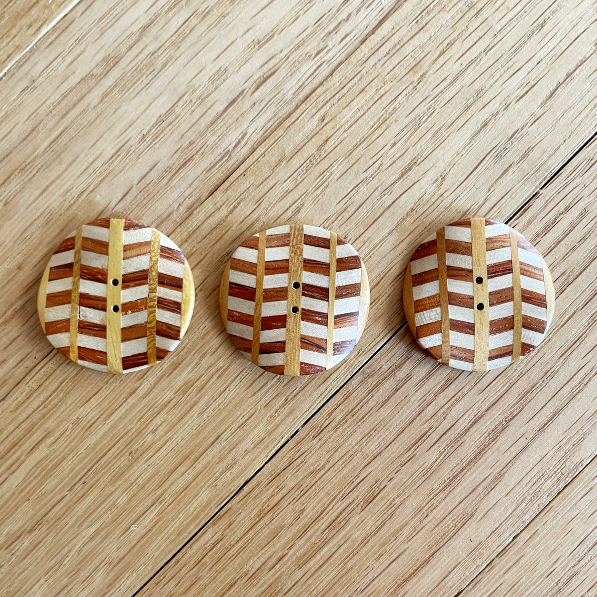 Vintage Carved Buttons – EWE fine fiber goods