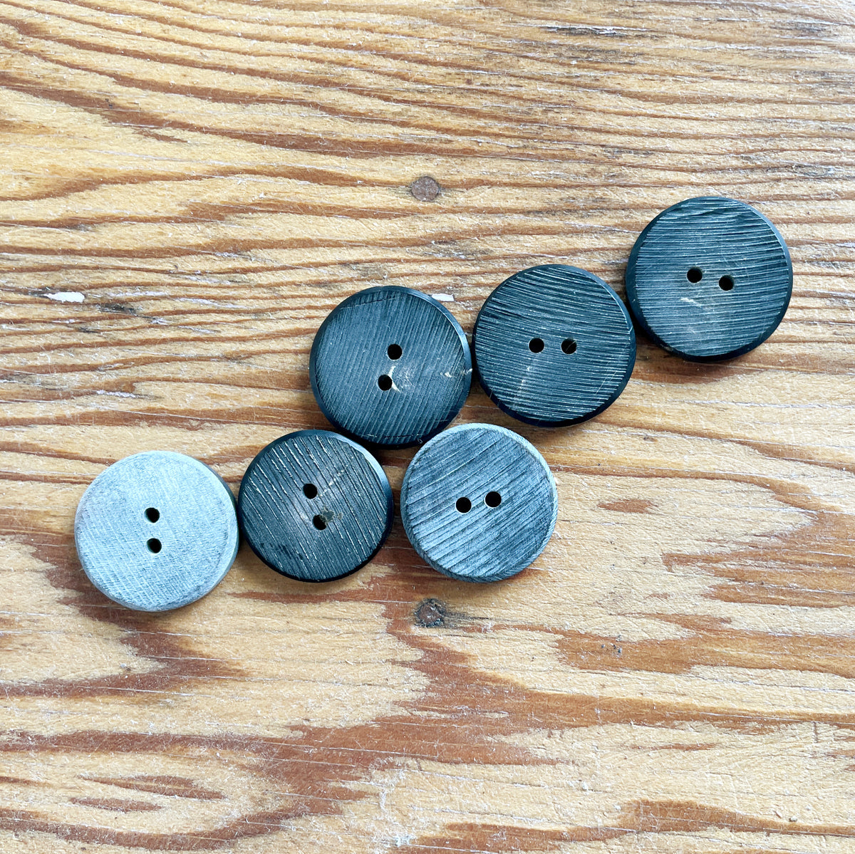 Black Shell Buttons