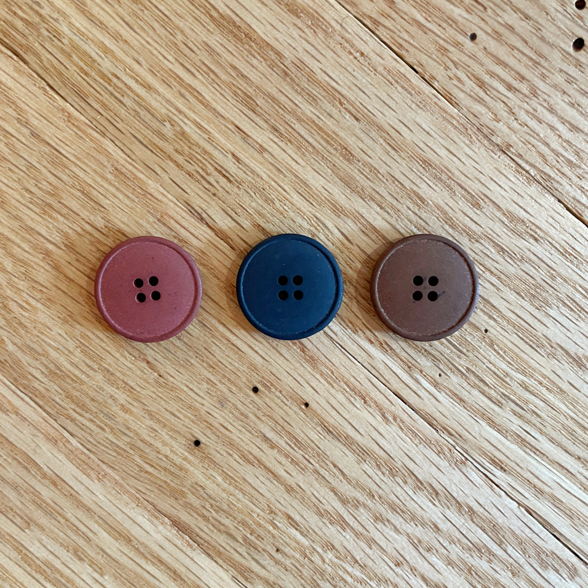 Merchant & Mills Recycled Paper Buttons – EWE fine fiber goods