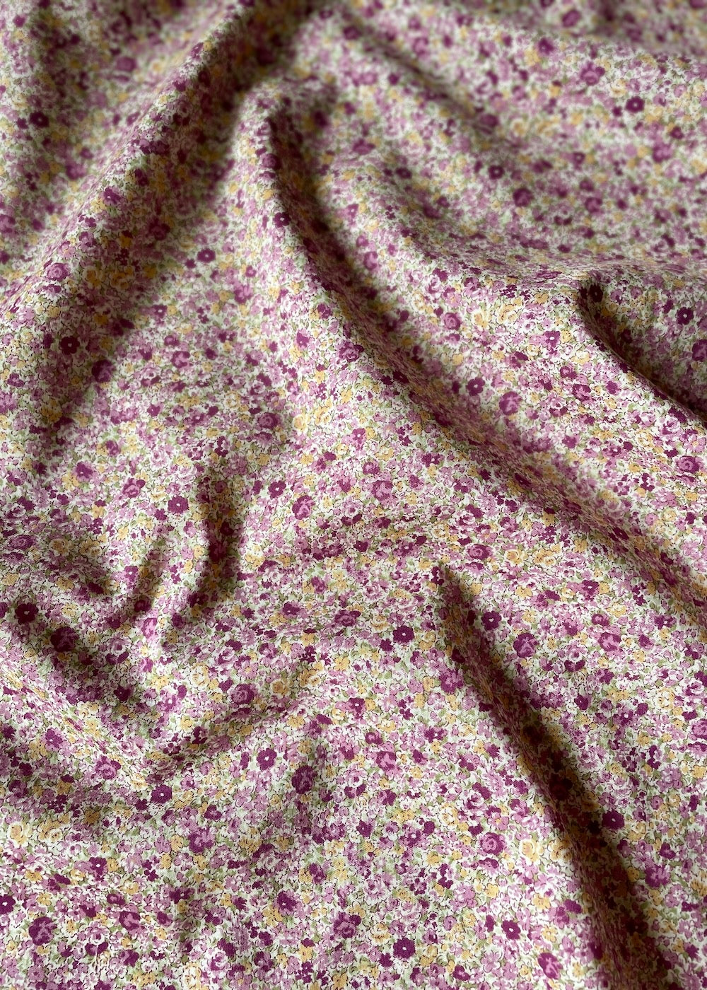 Robert Kaufman Fabrics Sevenberry Petite Garden Summer Sprinkle