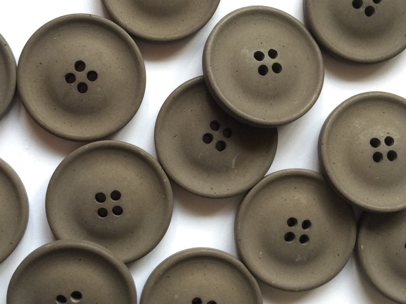 Smooth Matte Recycled Poly Buttons – EWE fine fiber goods
