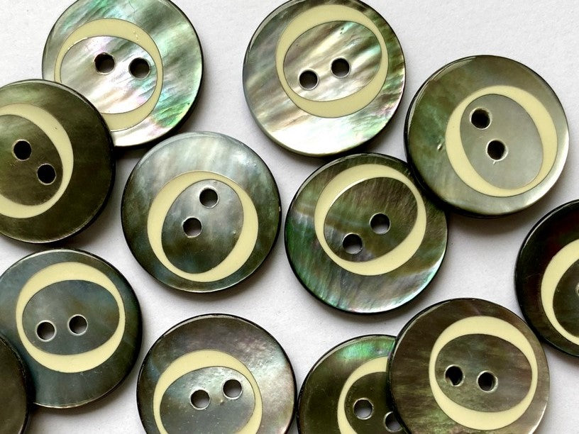 Shell Grey Button Glossy Gray Shell button with Circle Design – EWE fine fiber goods