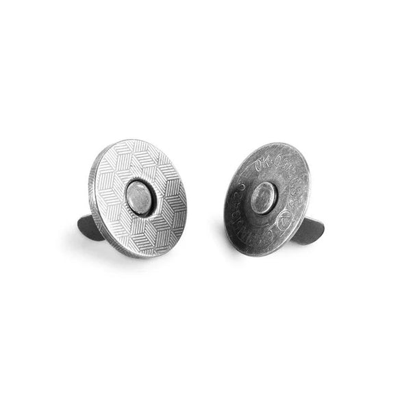 Thin Magnetic Pronged Snap